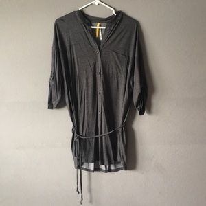NWOT Lolë gray stretchy tunic blouse
